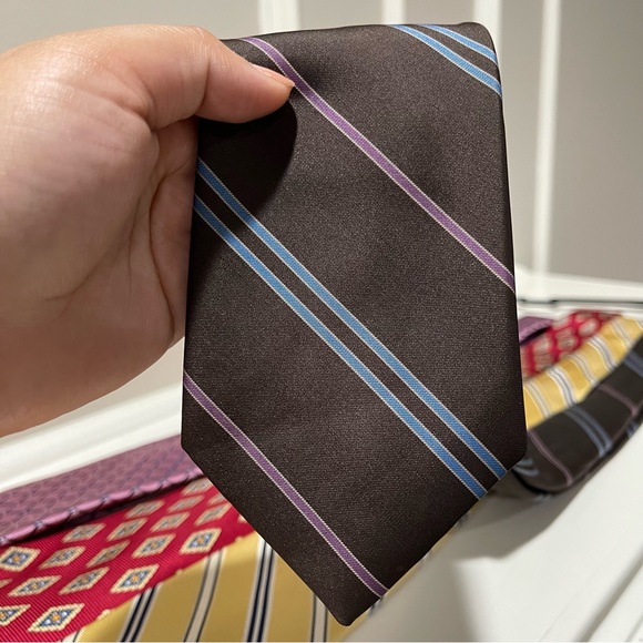 Set of 4 Ties - JoS A Bank, Tommy Hilfiger, Nautica, Royal Knight - Picture 6 of 7